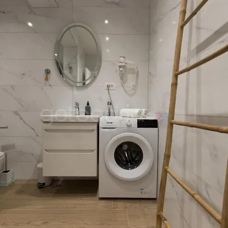 Nadia Apartman